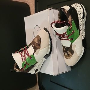 Steve Madden cliff camo multi.